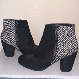 BP Nordstrom Women's Trolley Black Leather White Textile Ankle Boots Size 7